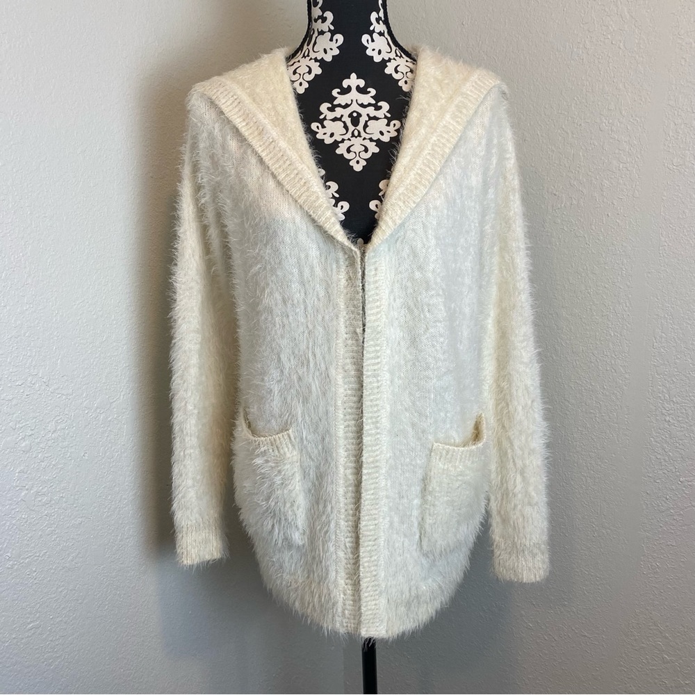 Love Madly by Anthropologie Eyelash Open Front Hooded Cardigan